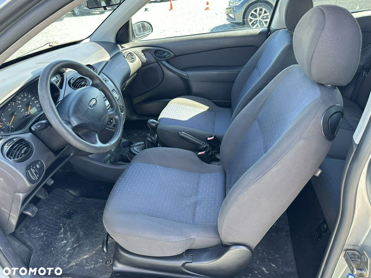 Ford Focus 1.6 X100 - 10