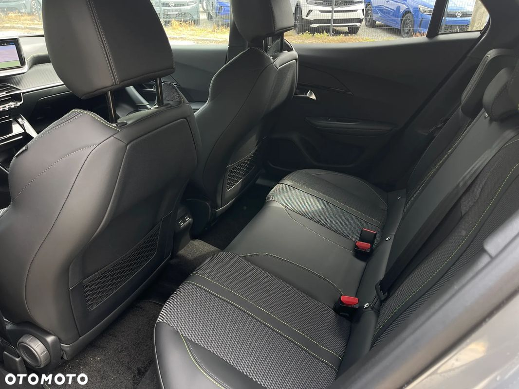 Peugeot 2008 PureTech mHEV GT e-DCS6 - 23