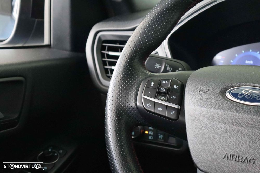 Ford Kuga 1.5 EcoBoost ST-Line X - 31