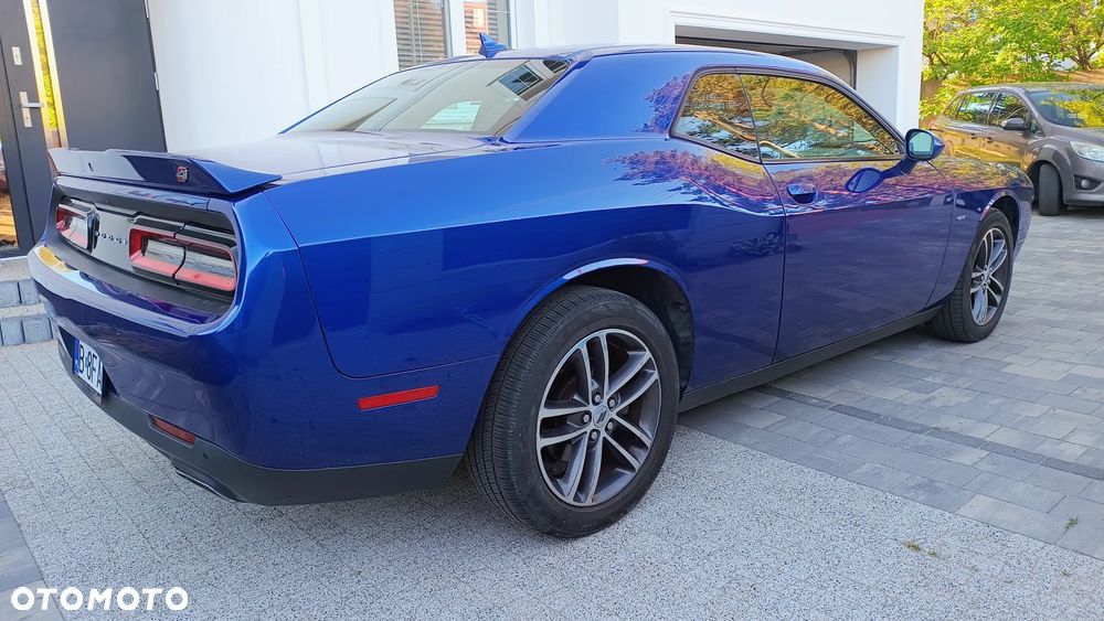 Dodge Challenger - 9