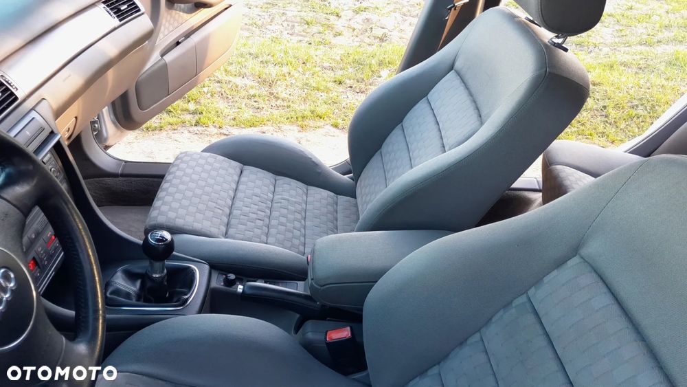 Audi A6 Limousine 2.4 - 15