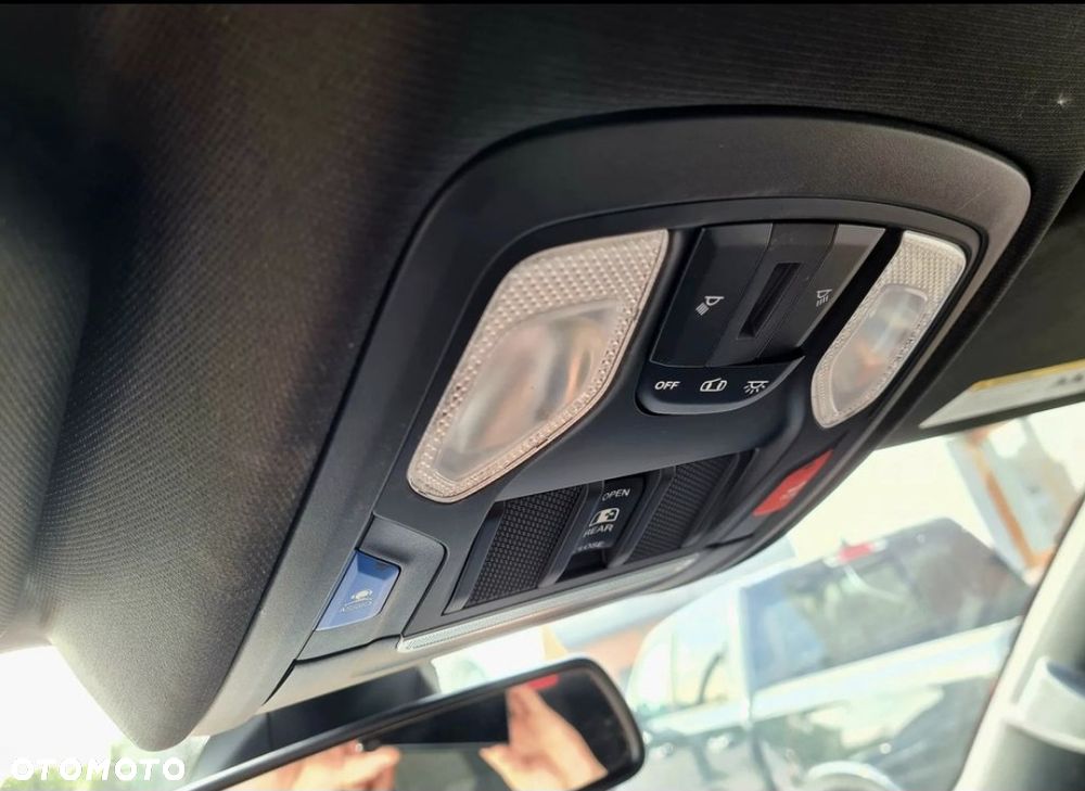 RAM 1500 - 12