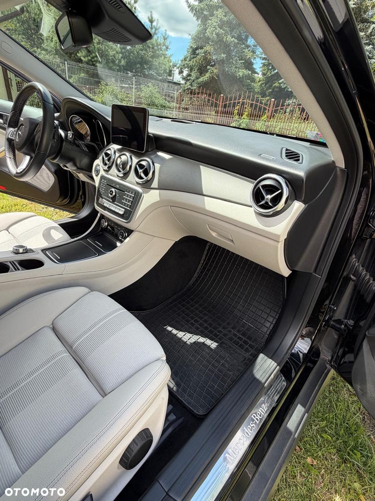 Mercedes-Benz GLA 200 7G-DCT Style - 5