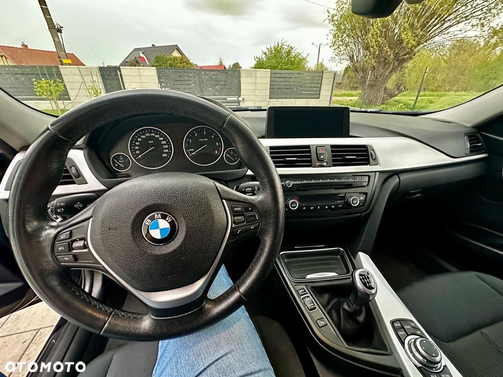 BMW Seria 3 318d DPF - 11