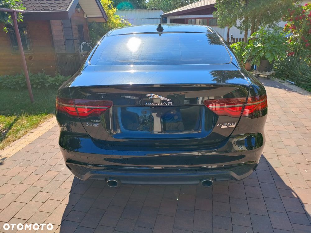 Jaguar XE P250 S - 4