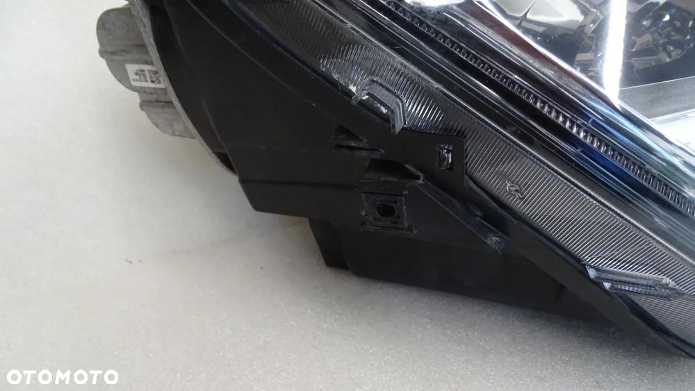 SEAT ATECA 576 - lampa przednia prawa FULL LED - 7