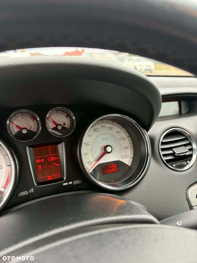 Peugeot 308 2008 photo 4