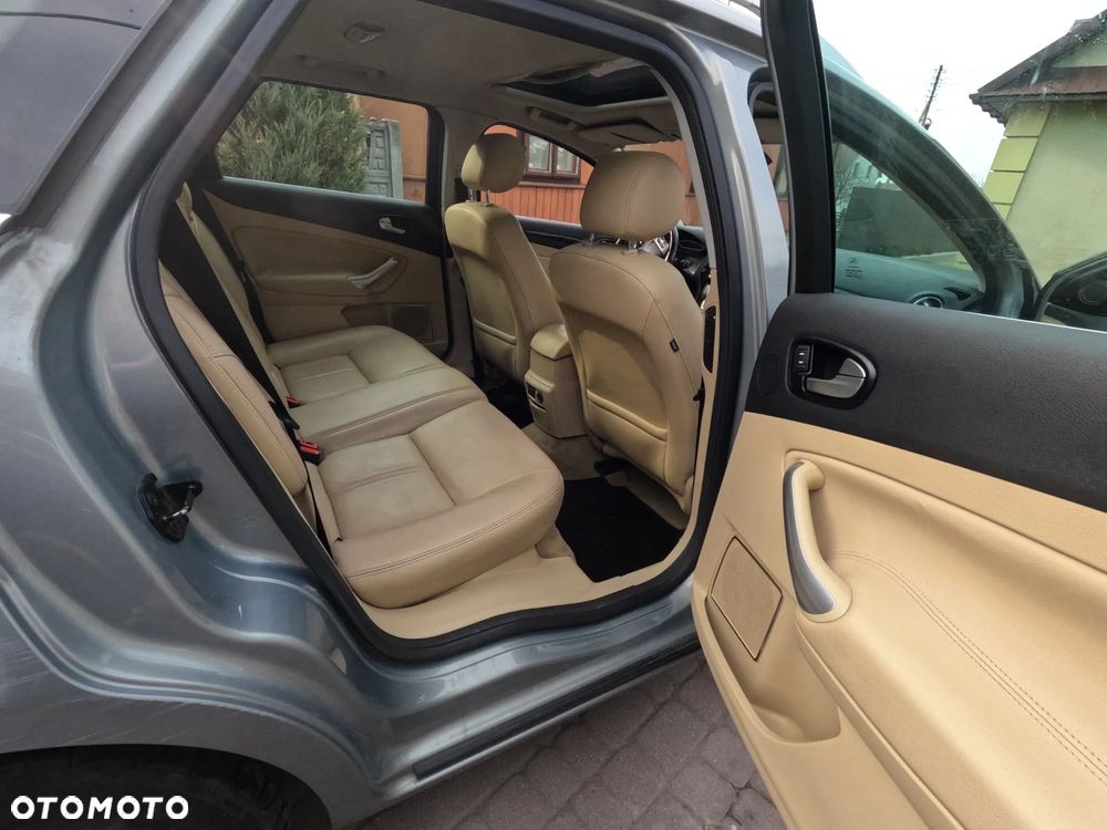 Ford Mondeo 2.0 TDCi Ghia - 19