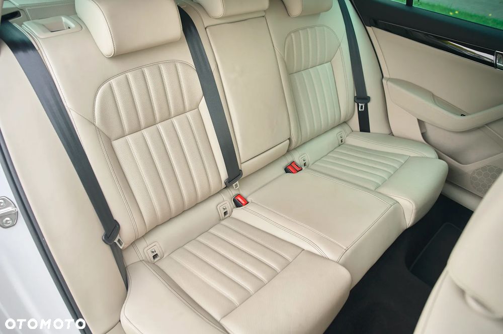 Skoda Superb 2.0 TDI L&K - 24