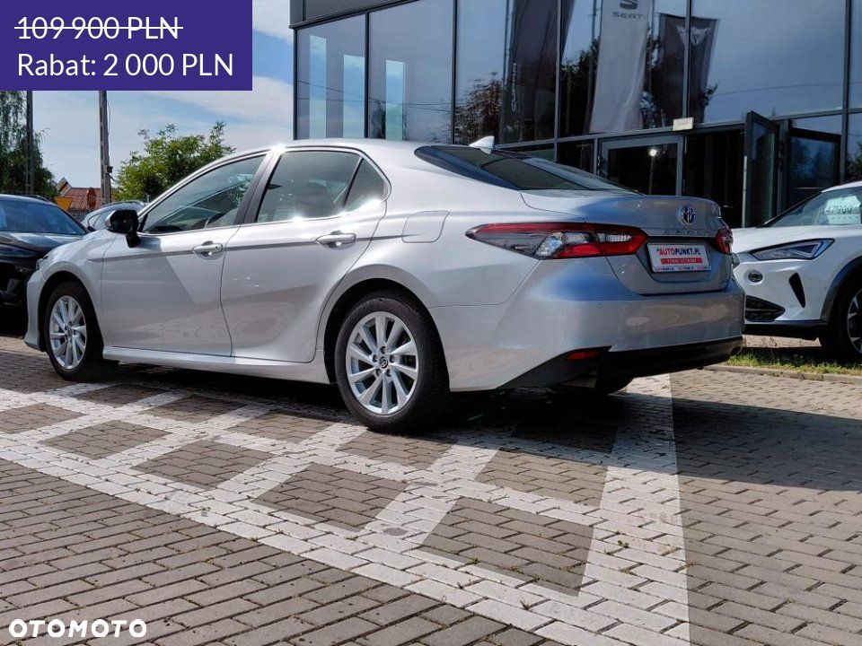 Toyota Camry - 3