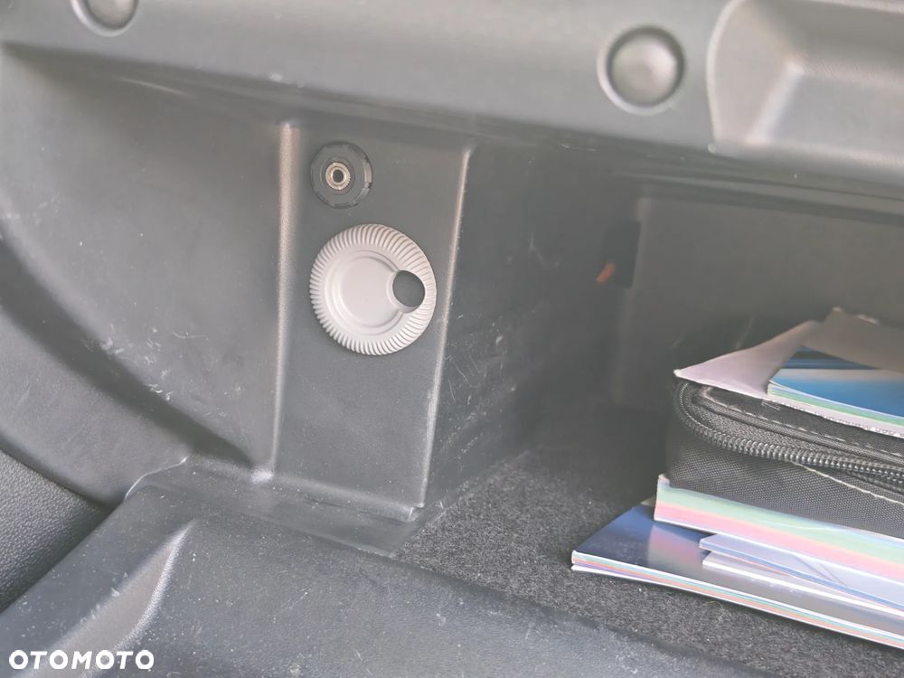 Mercedes-Benz Klasa A 150 Classic Edition 10 - 24