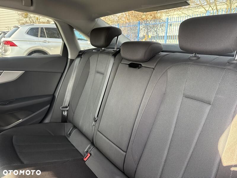 Audi A4 Limousine 35 TFSI mHEV Advanced S tronic - 16
