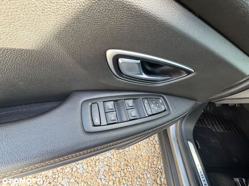 Renault Grand Scenic - 25