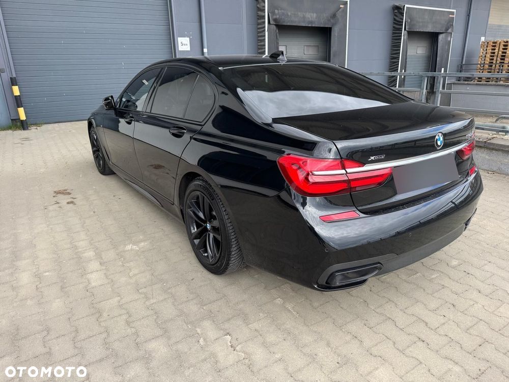 BMW Seria 7 750Ld xDrive - 23