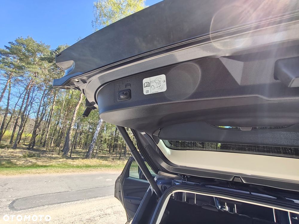 Ford Kuga - 20