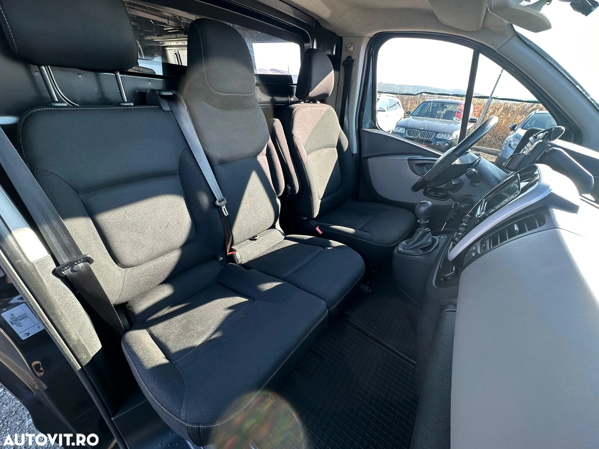 Renault Trafic - 23