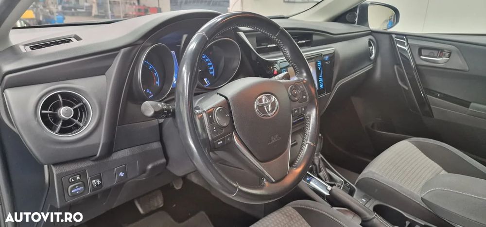 Toyota Auris - 11