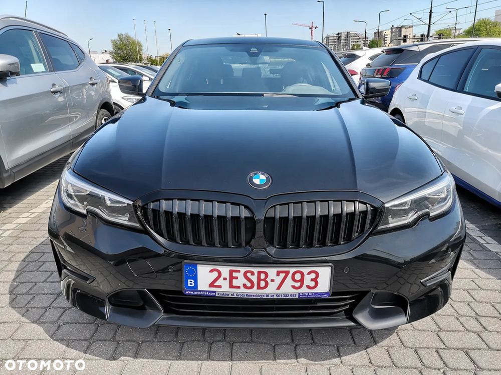 BMW Seria 3 318d M Sport - 3