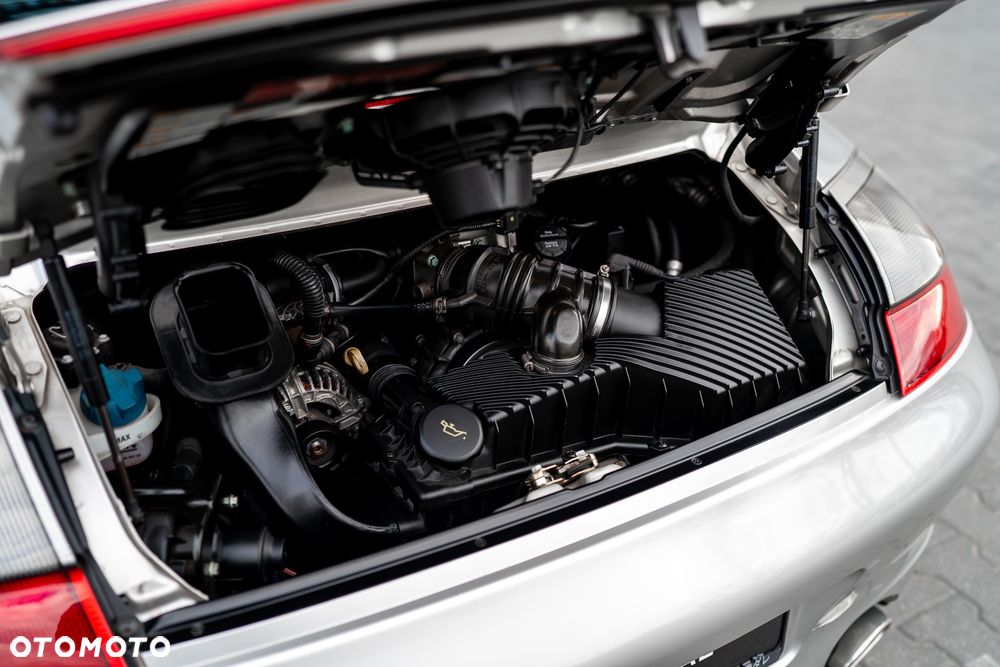Porsche 911 - 22