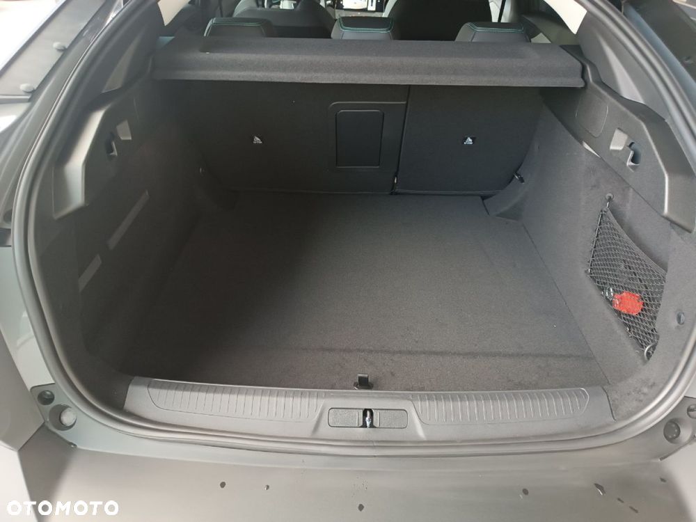 Peugeot 408 - 9