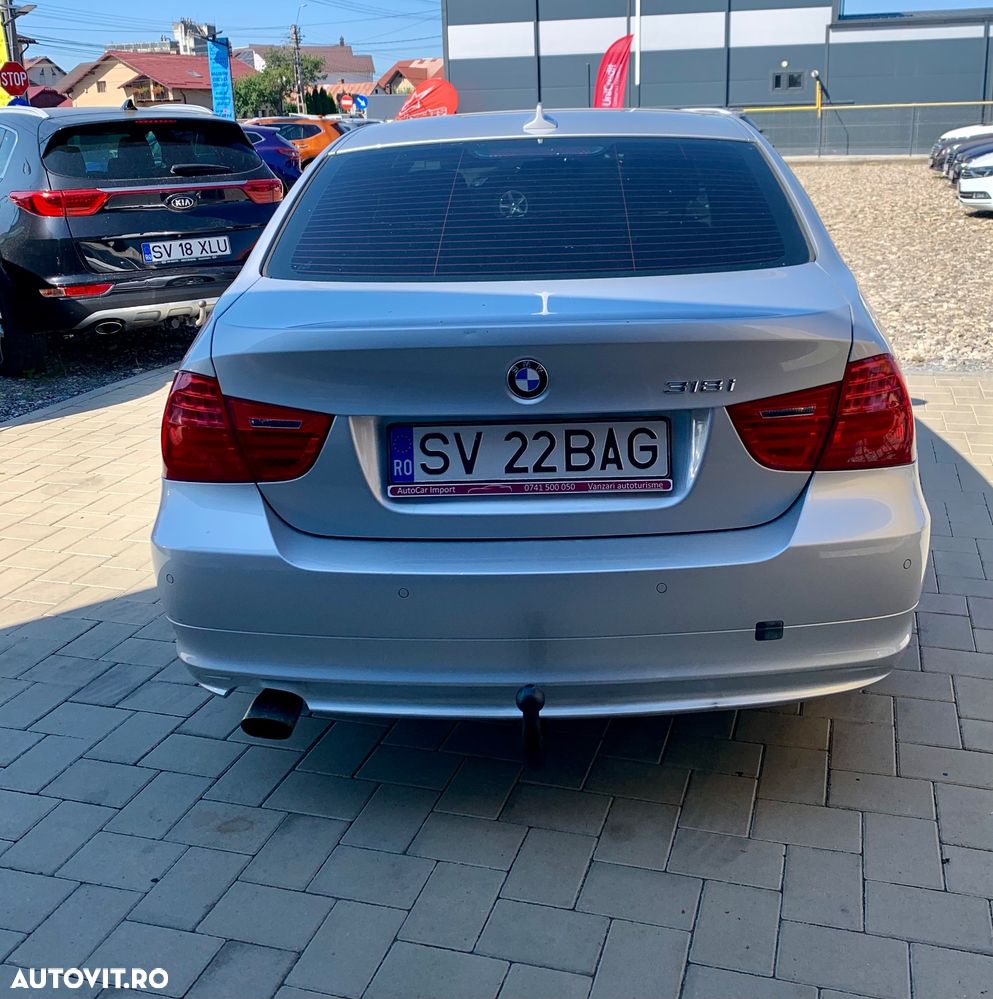BMW Seria 3 318i - 3