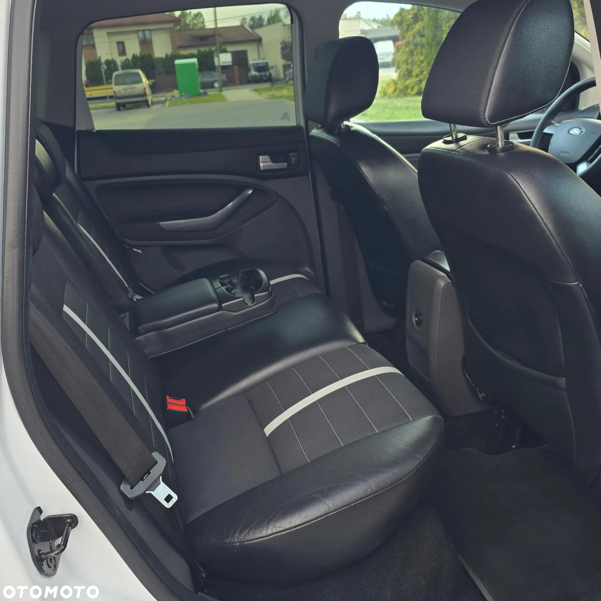 Ford Kuga 2.0 TDCi FWD Titanium - 24