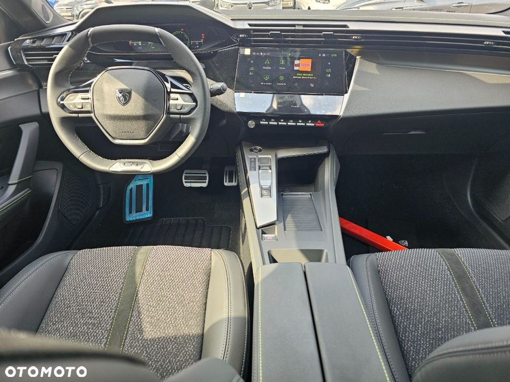 Peugeot 408 - 14