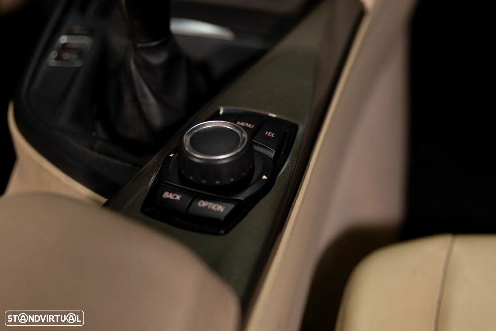 BMW 320 d xDrive Line Modern - 12