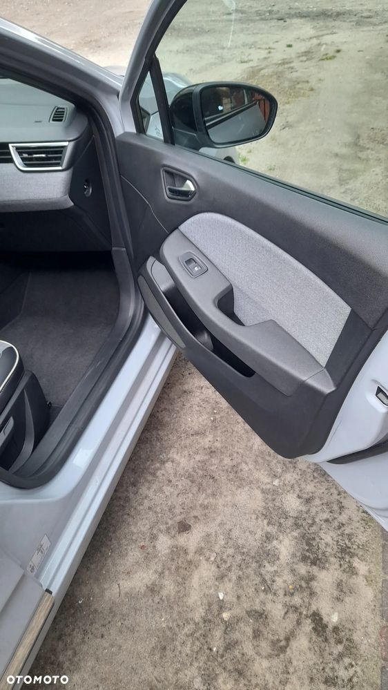 Renault Clio E-TECH 140 INTENS - 28