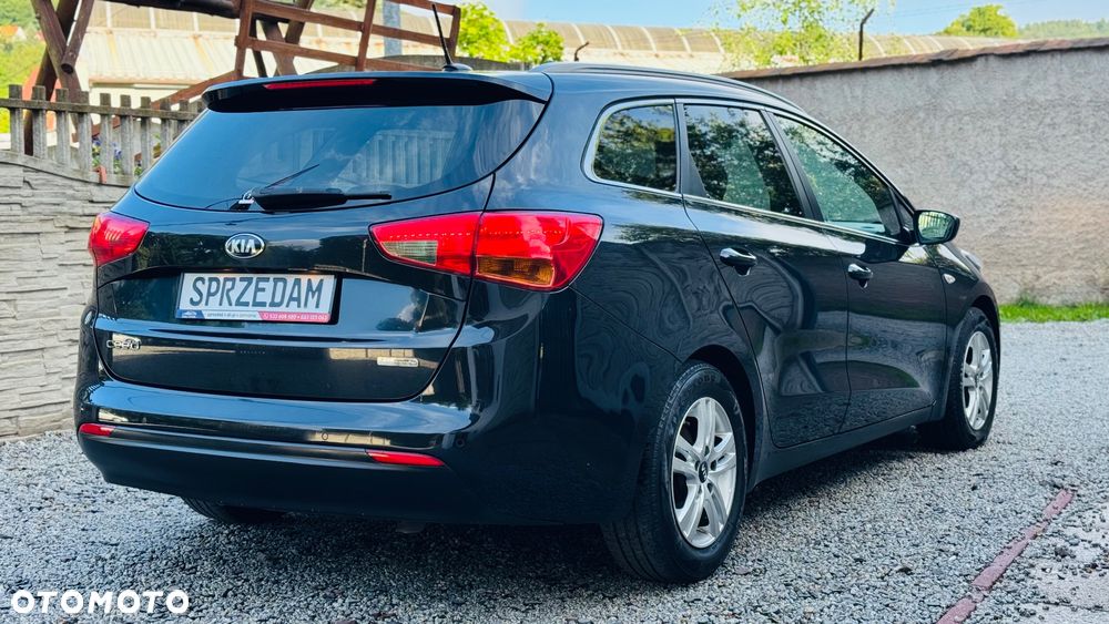 Kia Ceed 1.6 CRDi 128 Dream Team Edition - 27