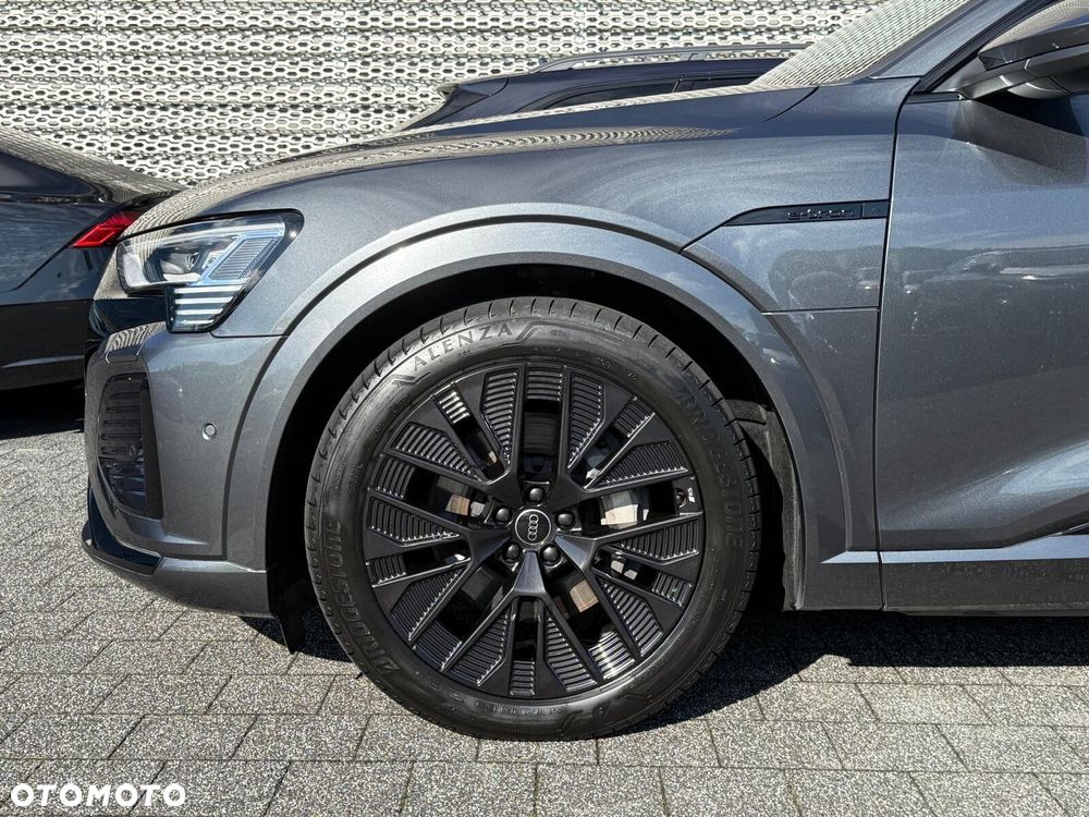 Audi Q8 Sportback e-tron - 12