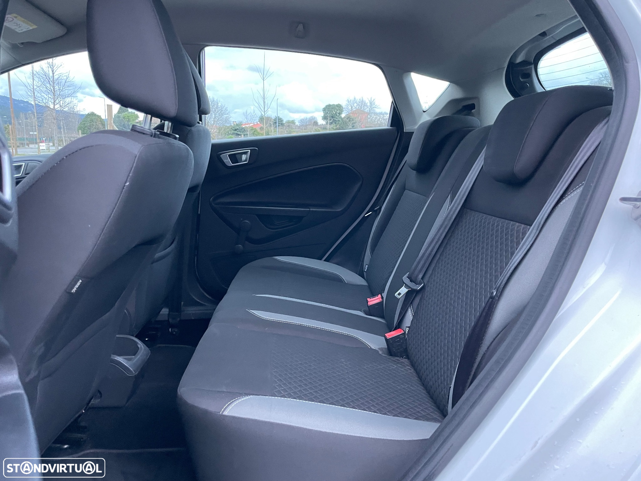 Ford Fiesta 1.5 TDCi Trend - 13