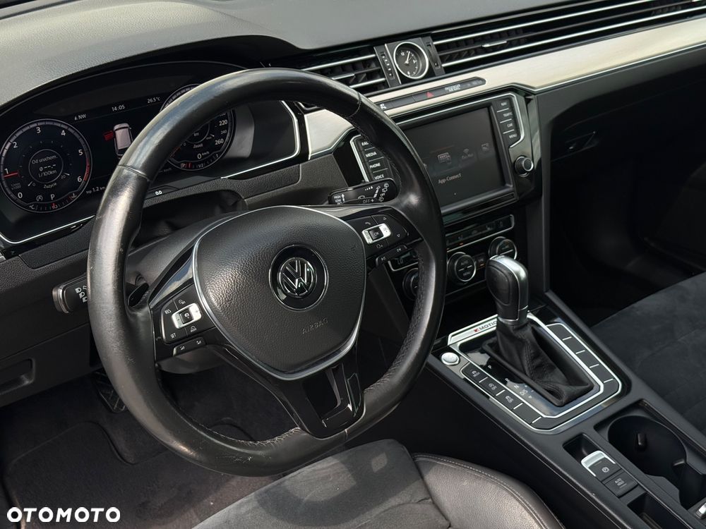 Volkswagen Passat 2.0 TDI SCR 4Motion DDG Highline - 14