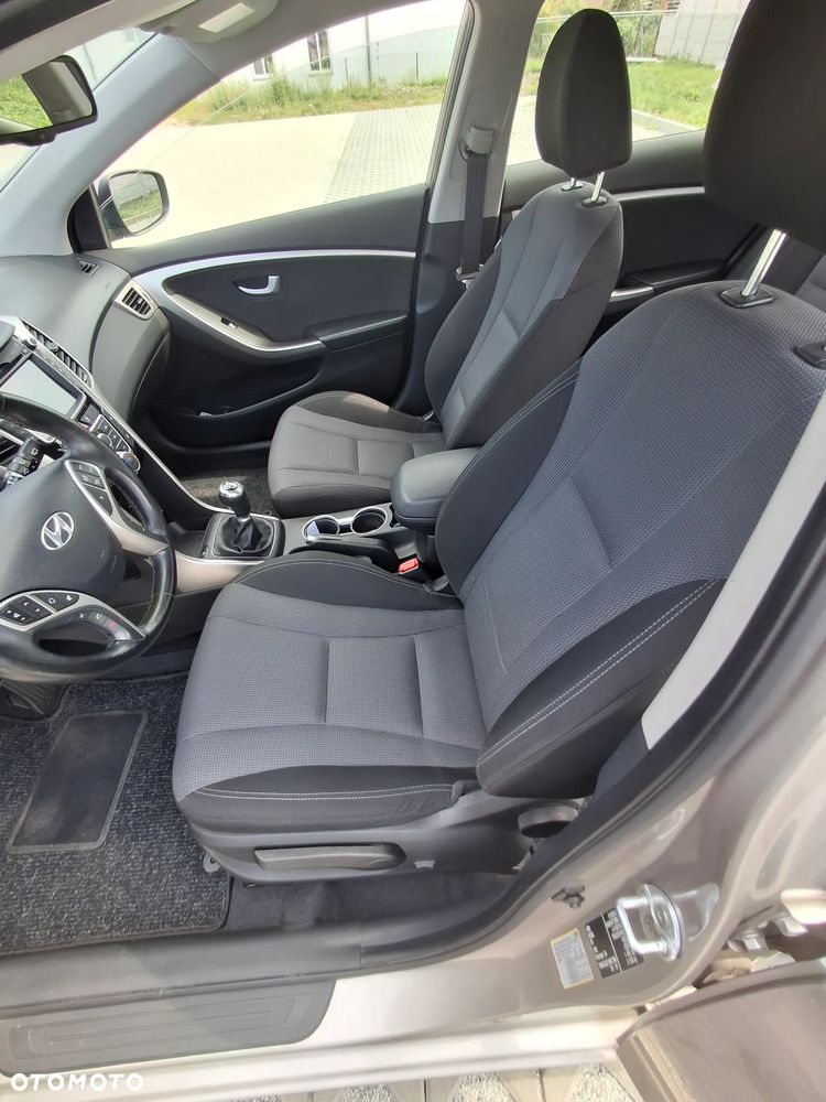 Hyundai i30 1.4 Family - 6