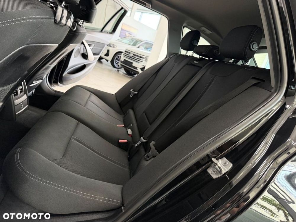 BMW Seria 3 320d Edition M Sport Shadow - 25