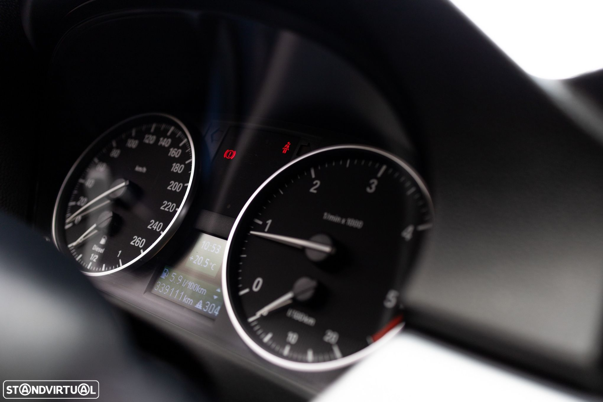 BMW 318 d Touring Navigation Sport - 26
