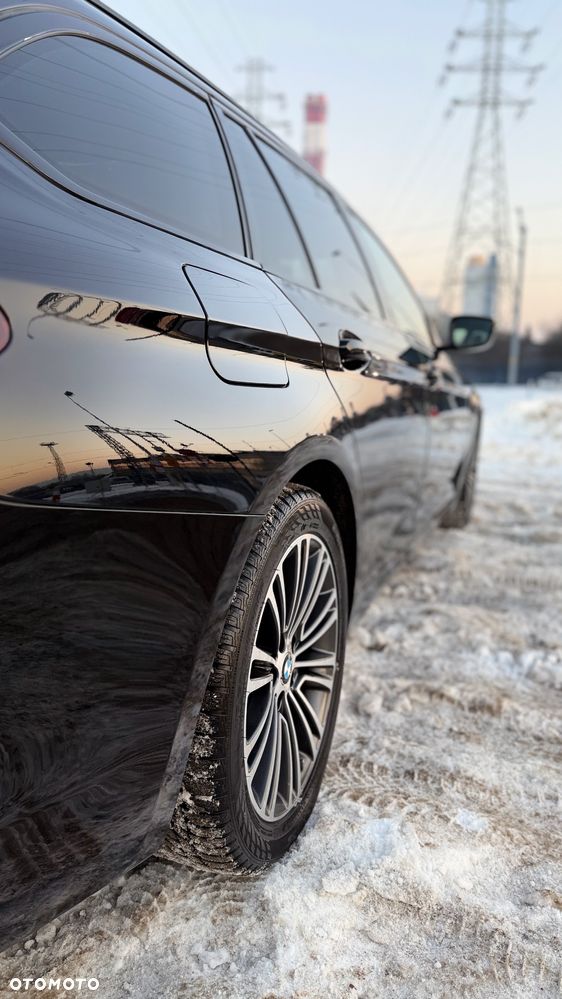 BMW Seria 5 518d Business Edition sport - 10
