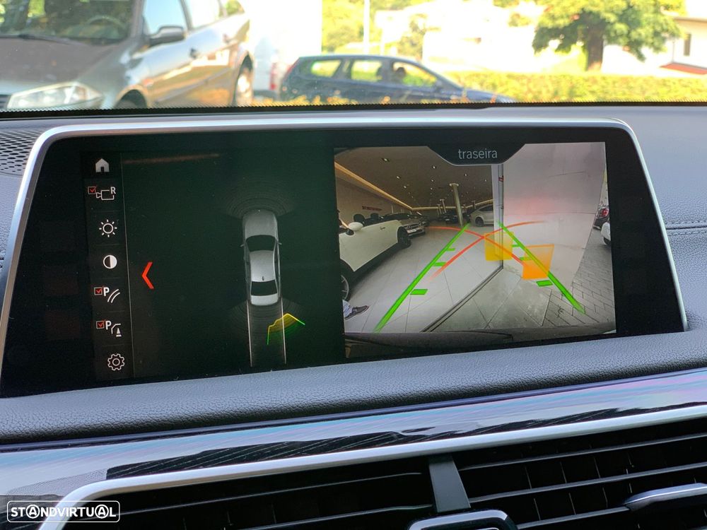 BMW 725 d Pack M - 27