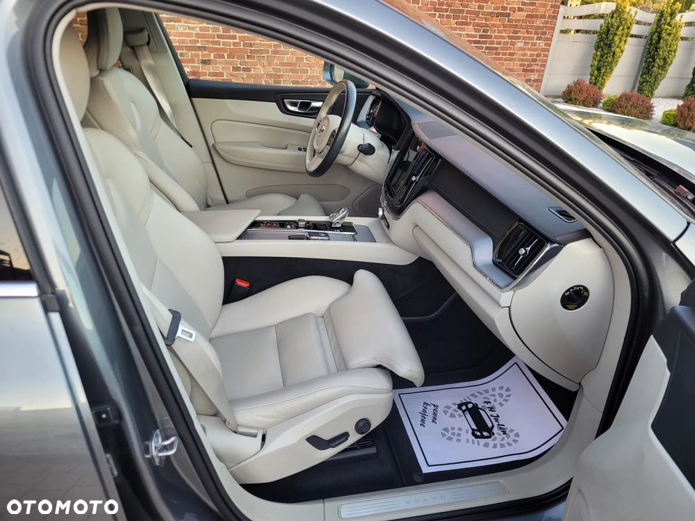 Volvo XC 60 B5 B AWD Inscription - 18