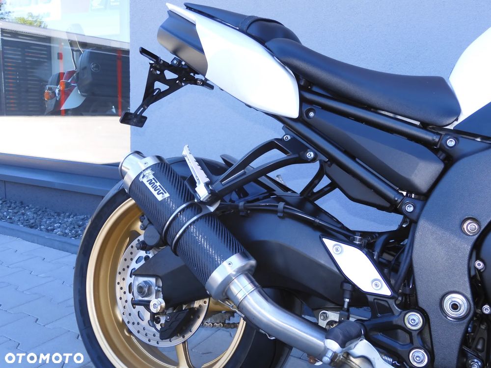 Yamaha FZ8 - 10