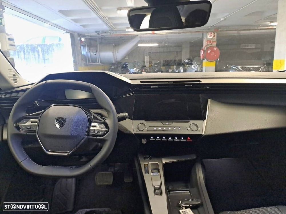 Peugeot 408 1.2 Hybrid Allure e-DCS6 - 8