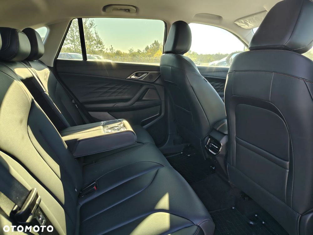 MG HS 1.5 T-GDI Exclusive DCT - 12