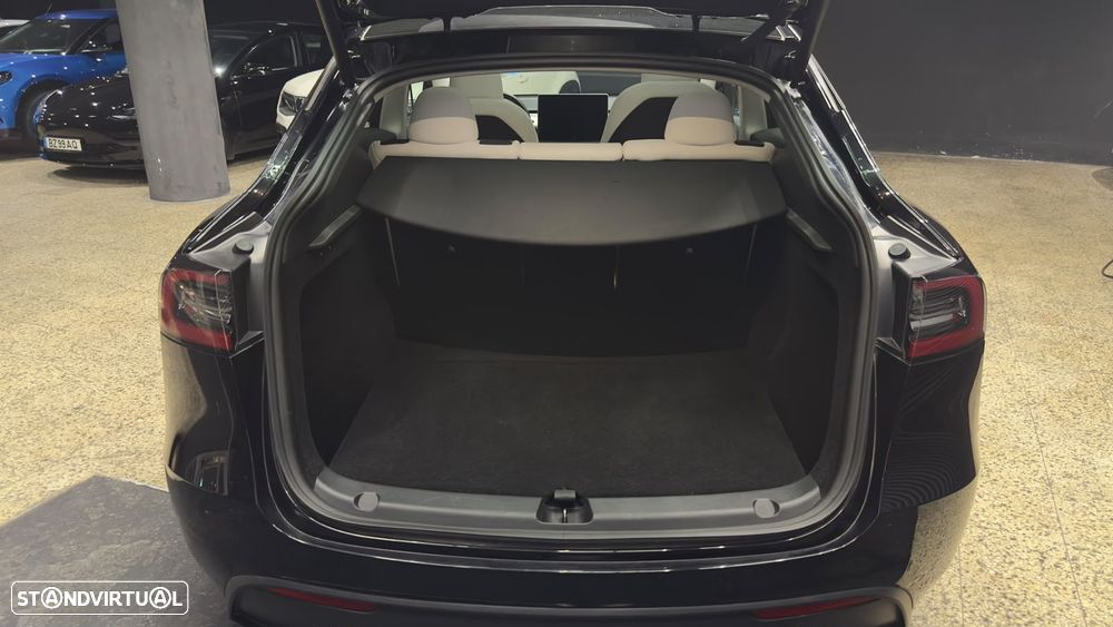 Tesla Model Y Long Range Dual Motor AWD - 40