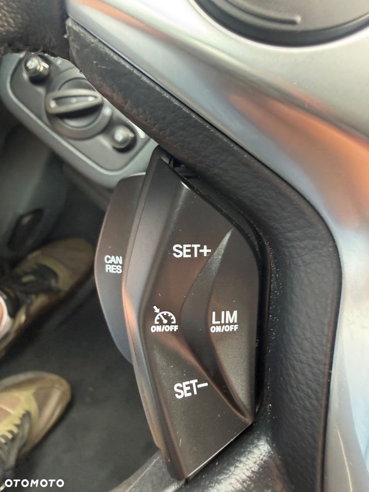 Ford C-MAX 2.0 TDCi Titanium - 35