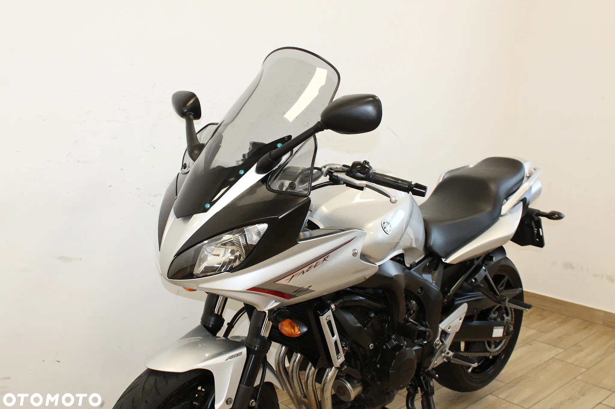 Yamaha FZ - 6