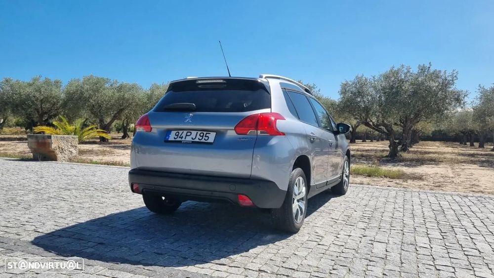 Peugeot 2008 1.2 PureTech Style - 5