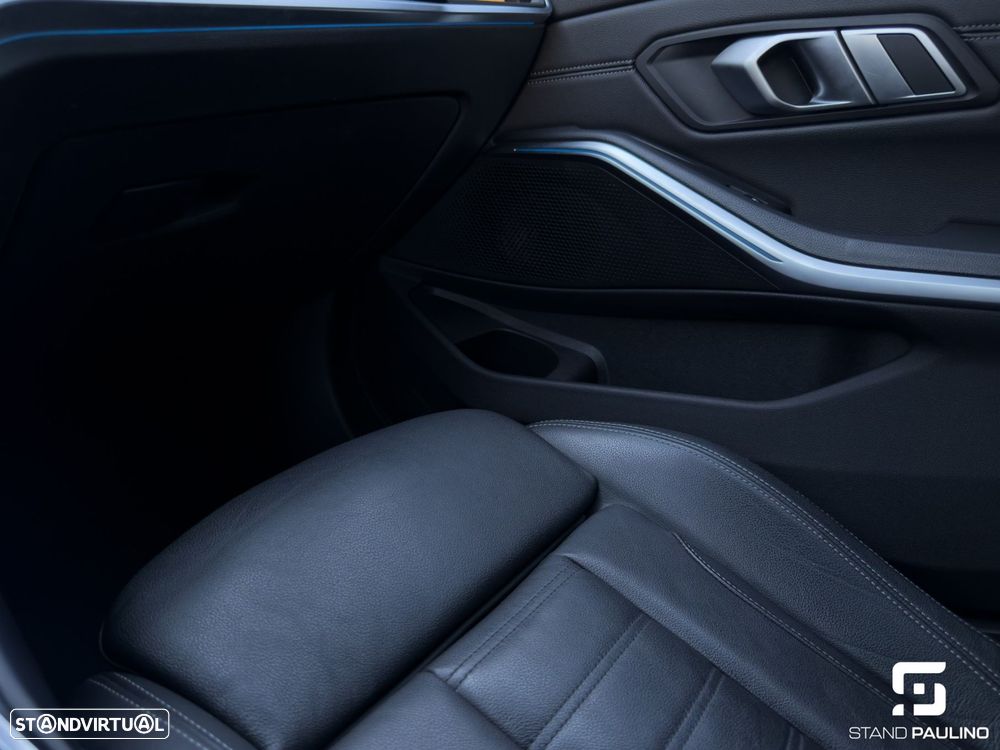 BMW 330 e Line Luxury Auto - 26
