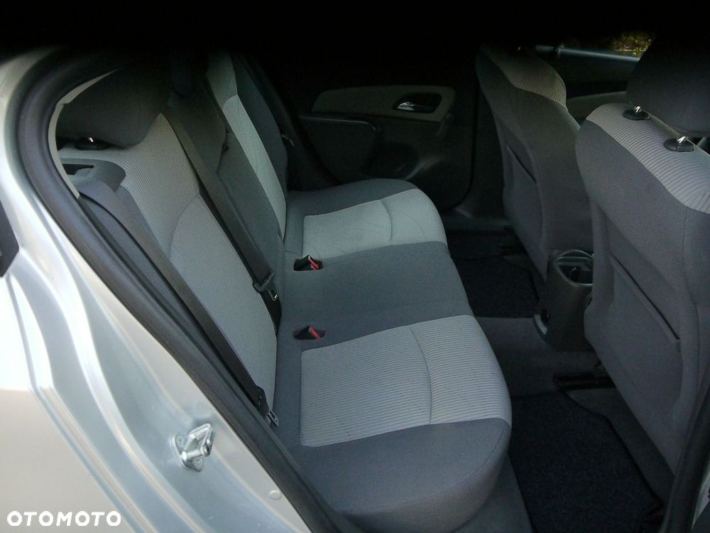 Chevrolet Cruze - 24
