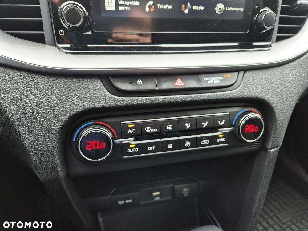 Kia Ceed 1.5 T-GDI M DCT - 24