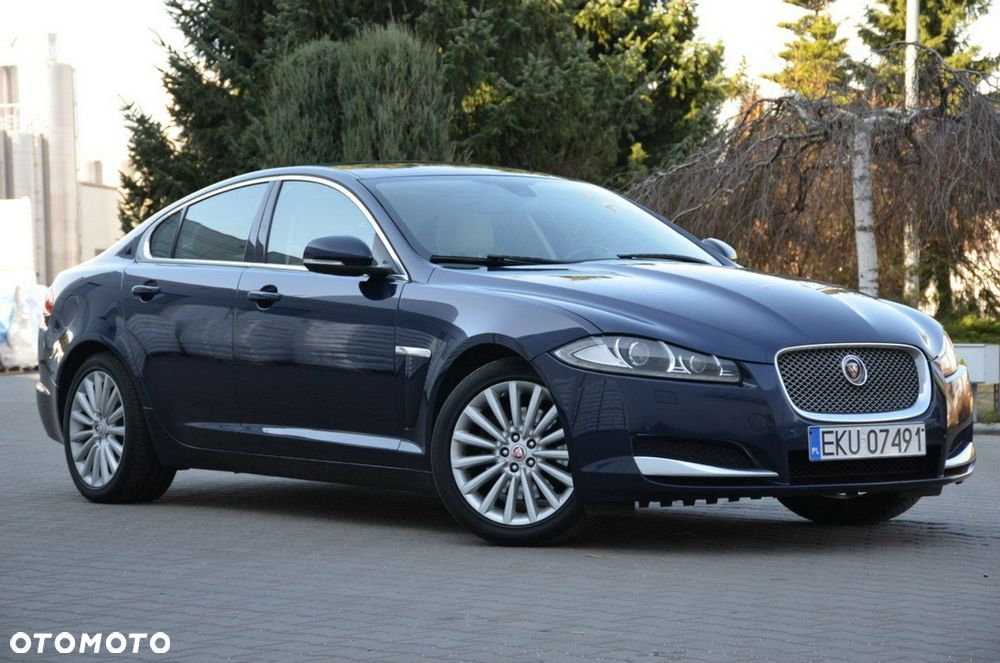 Jaguar XF - 10